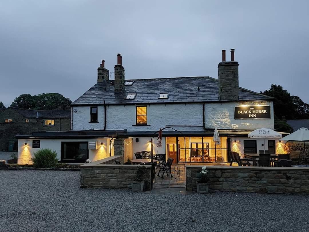 The Black Horse Inn Settle Esterno foto